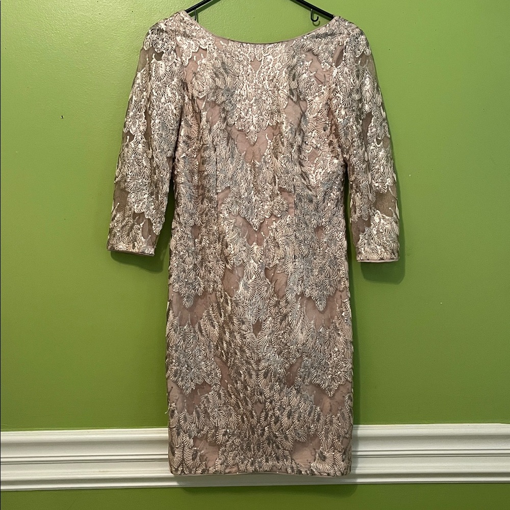 EUC‎ Aidan Mattox Champagne Feather Embroidery Sequins Cocktail Dress